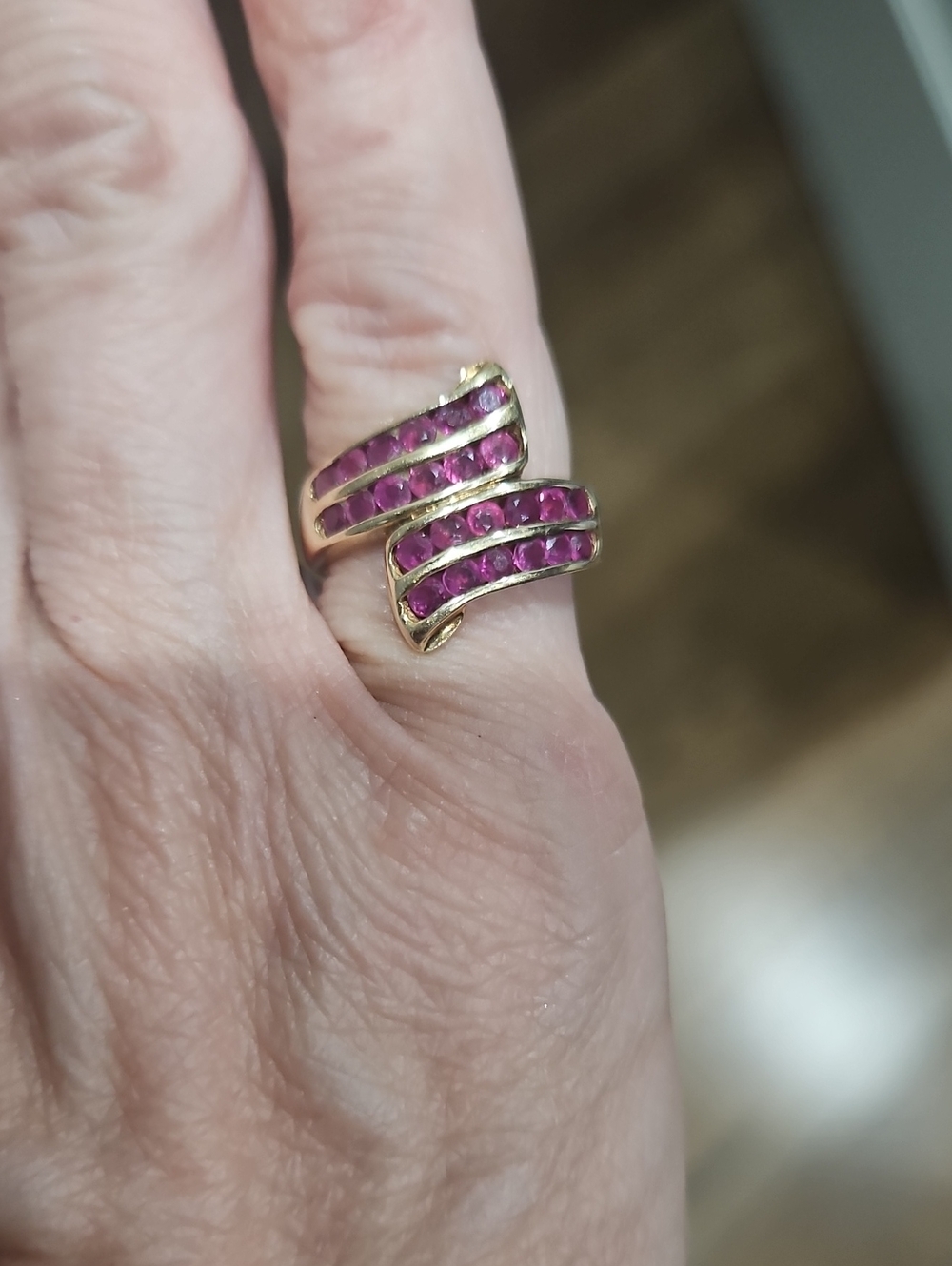 Gold Ring with Pink Stones - Elegant Ladies Band